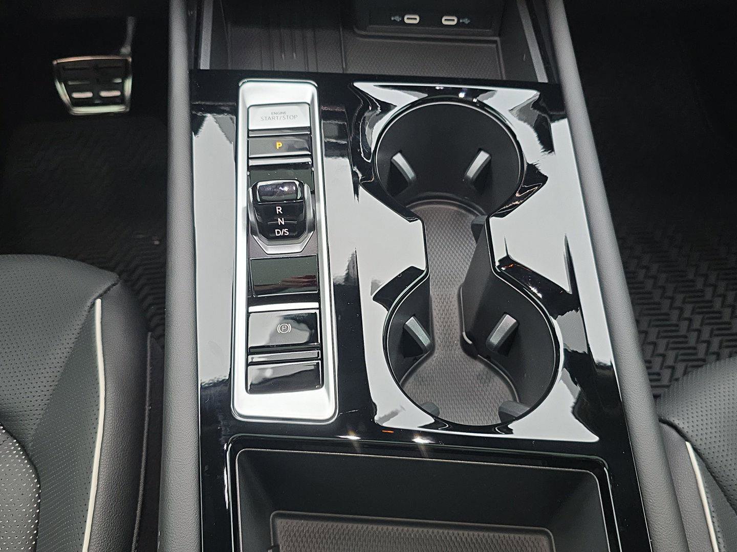 New 2026 Volkswagen Atlas SEL Premium R-Line image 13