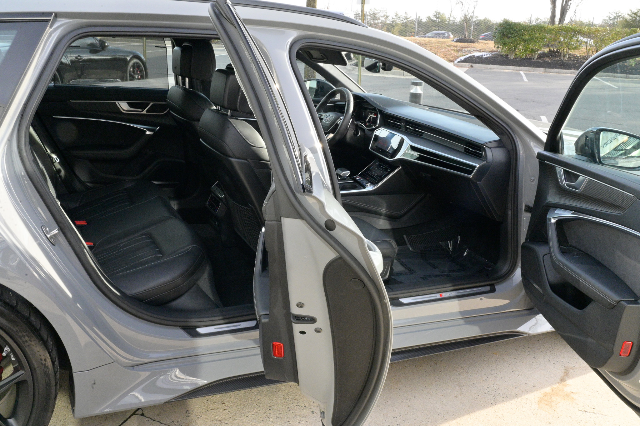 Used 2025 Audi RS 6 performance image 55