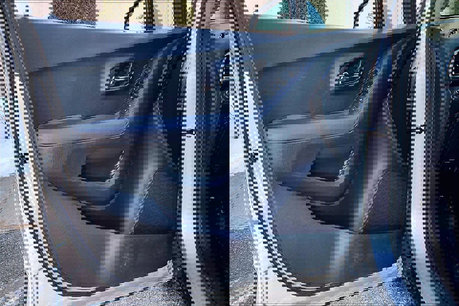 Used 2019 Chevrolet Trax LT w/ LT Convenience Package image 22