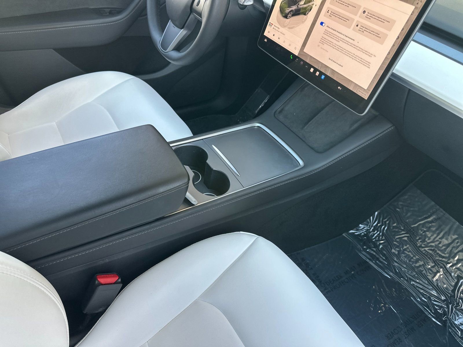 Used 2022 Tesla Model Y Long Range image 13