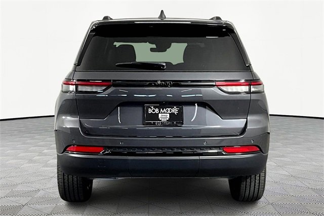 New 2025 Jeep Grand Cherokee Altitude image 5