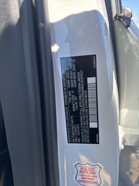 Certified 2025 Volvo XC90 B5 Plus image 28