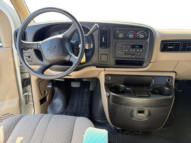 Used 2001 Chevrolet Express 2500 Passenger w/ Convenience Pkg RWD image 10