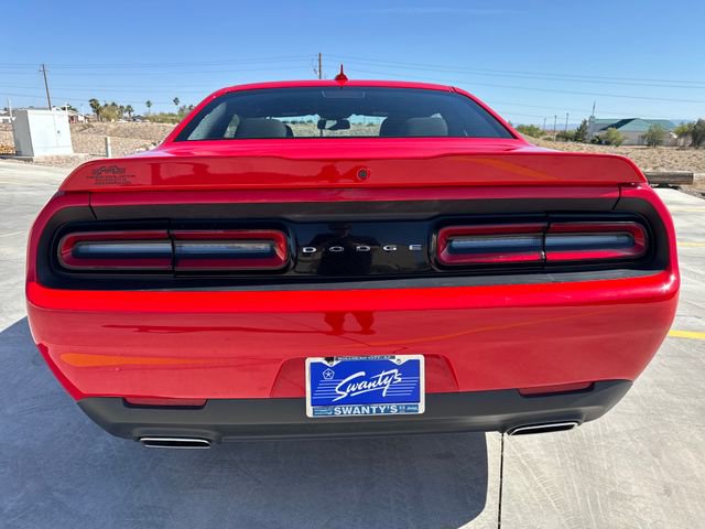 Used 2021 Dodge Challenger SXT image 4