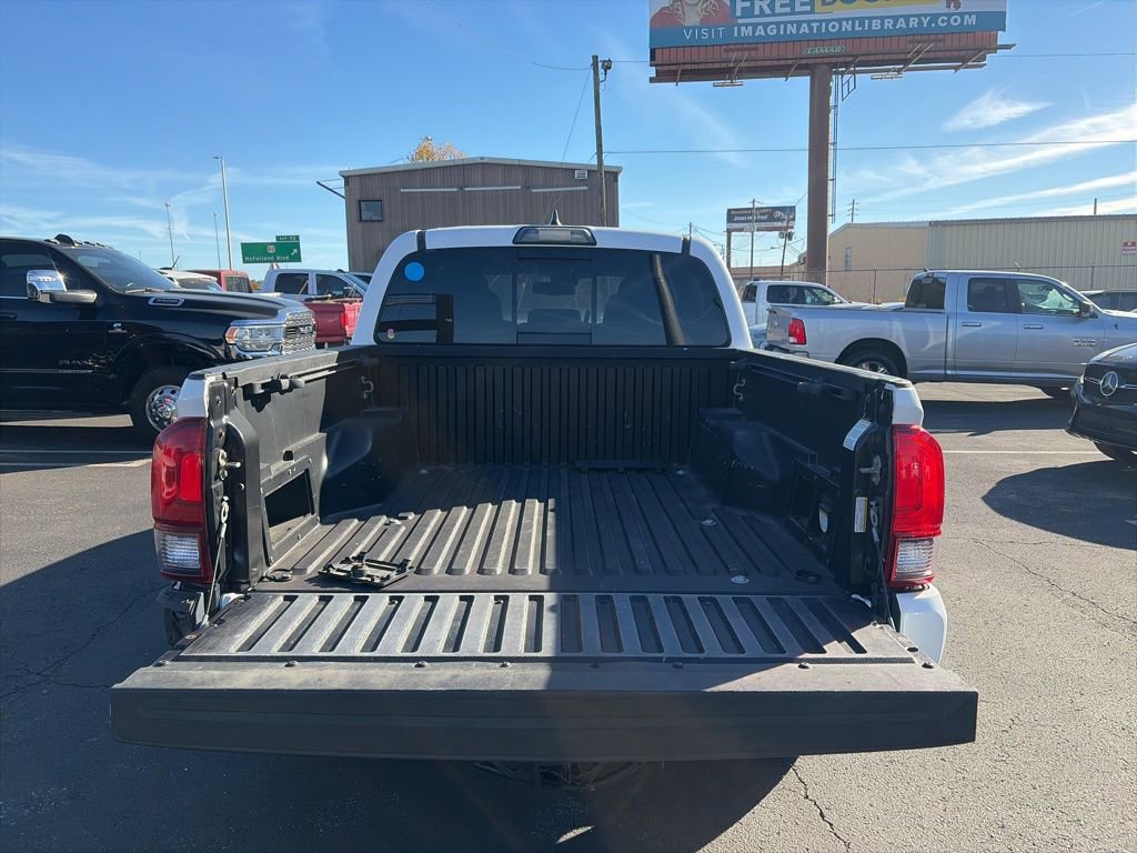 Used 2018 Toyota Tacoma TRD Sport image 10