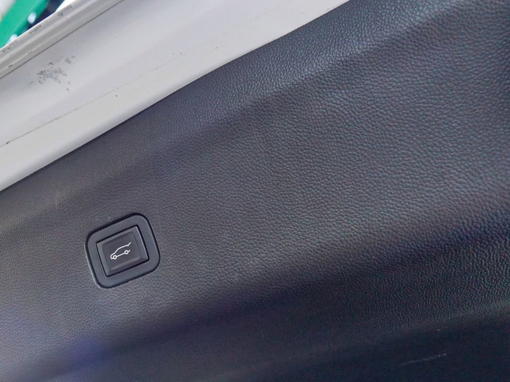 Used 2018 Buick Enclave Premium w/ Experience Buick Package image 12