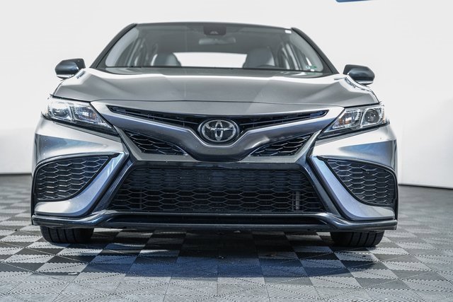 Used 2023 Toyota Camry SE image 2