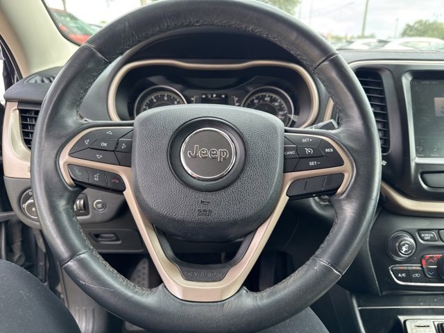 Used 2016 Jeep Cherokee Latitude w/ Comfort/Convenience Group image 29