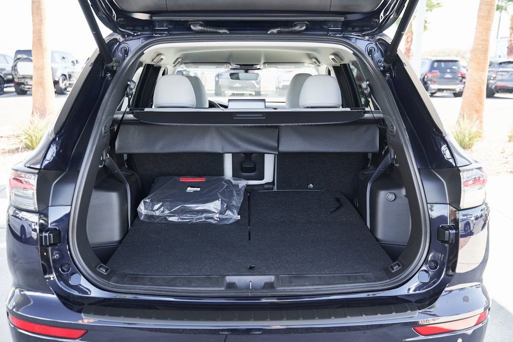 Used 2025 Mitsubishi Outlander SE FWD image 25