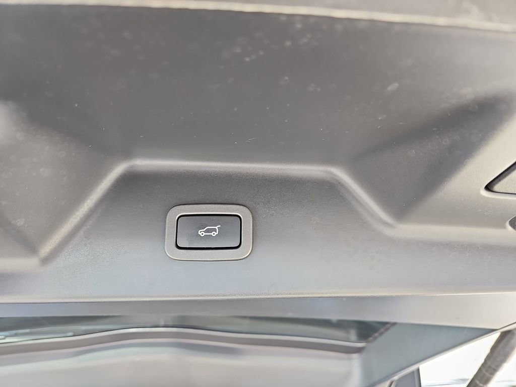 Used 2018 Land Rover Range Rover HSE image 17