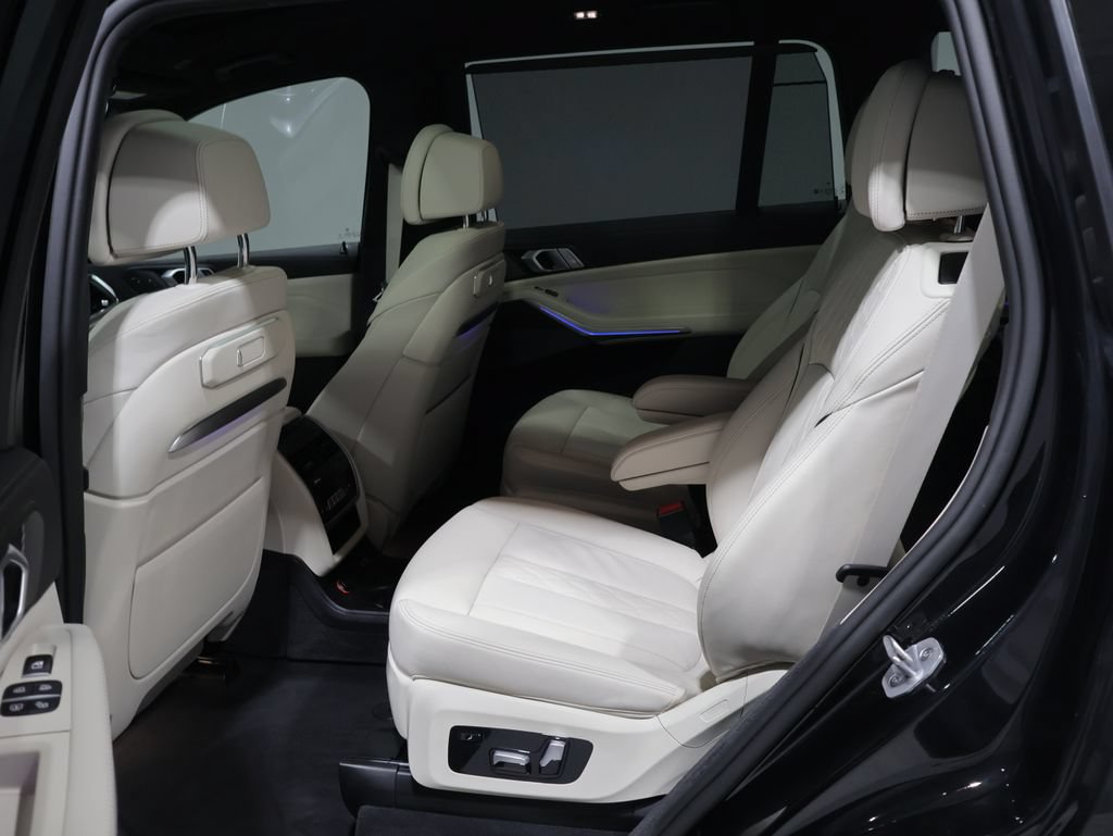 Used 2026 BMW X7 M60i AWD/4WD image 16