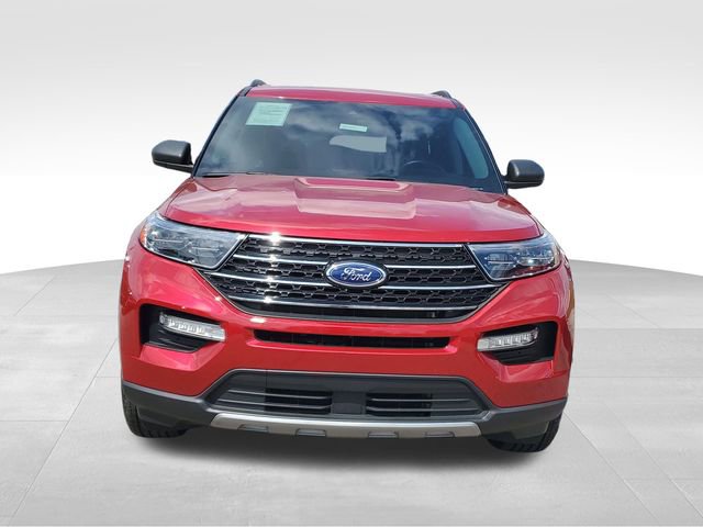 Used 2023 Ford Explorer XLT w/ Equipment Group 202A AWD/4WD image 2