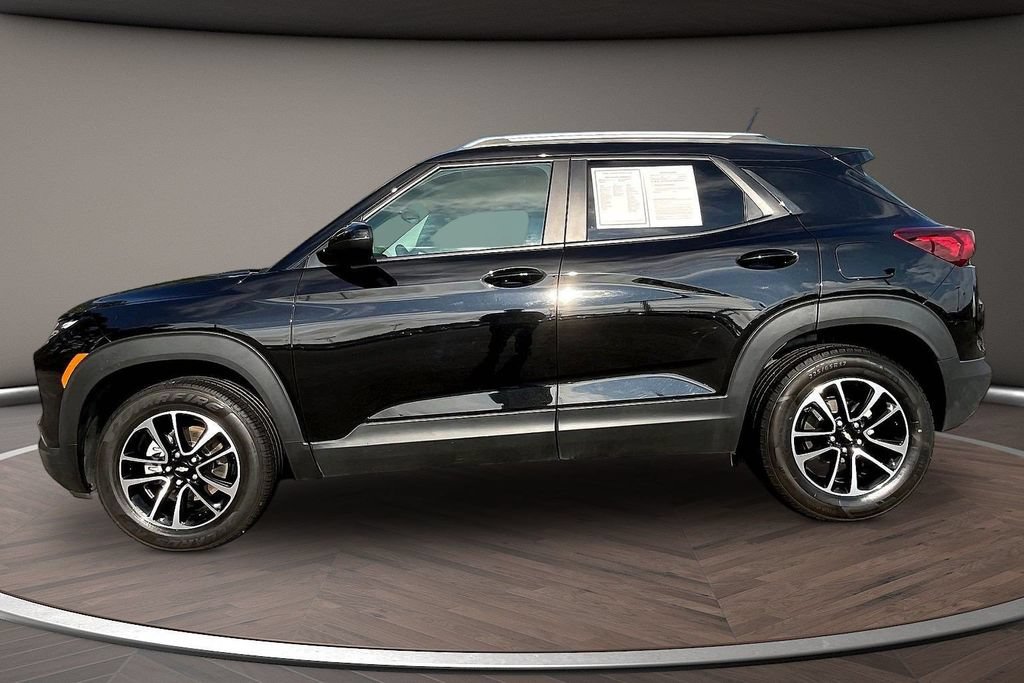 Used 2025 Chevrolet TrailBlazer LT AWD/4WD image 7