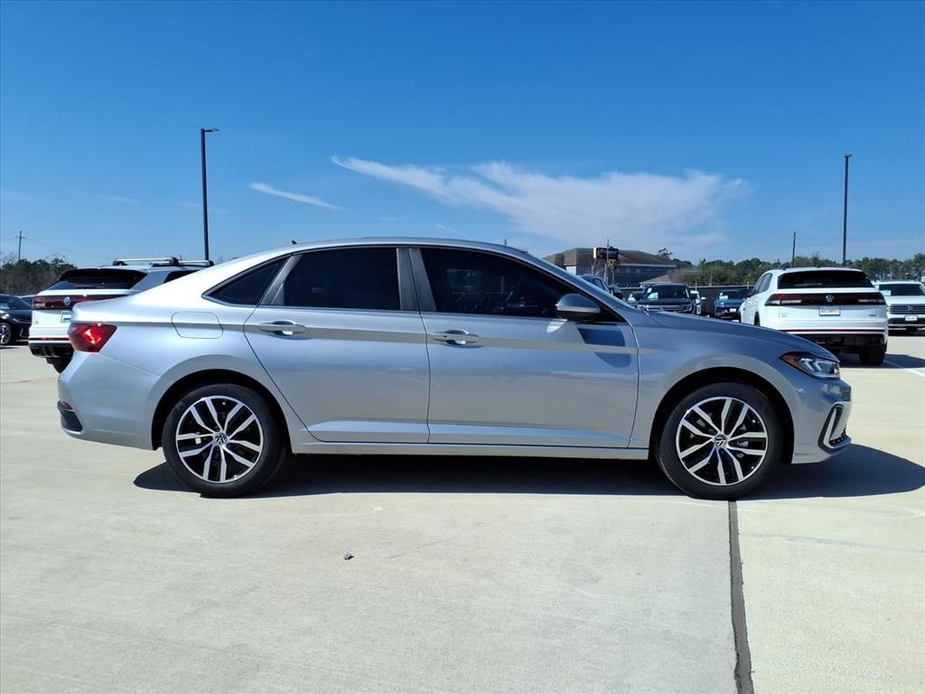 New 2026 Volkswagen Jetta SE FWD image 4