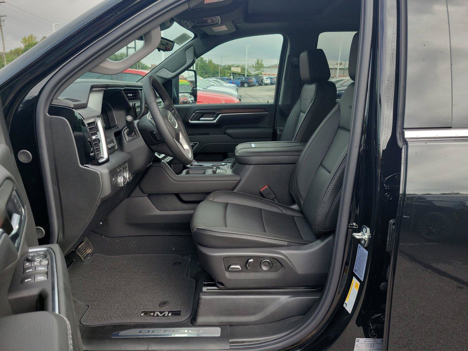 New 2026 GMC Sierra 2500 Denali w/ Denali Reserve Package AWD/4WD image 15