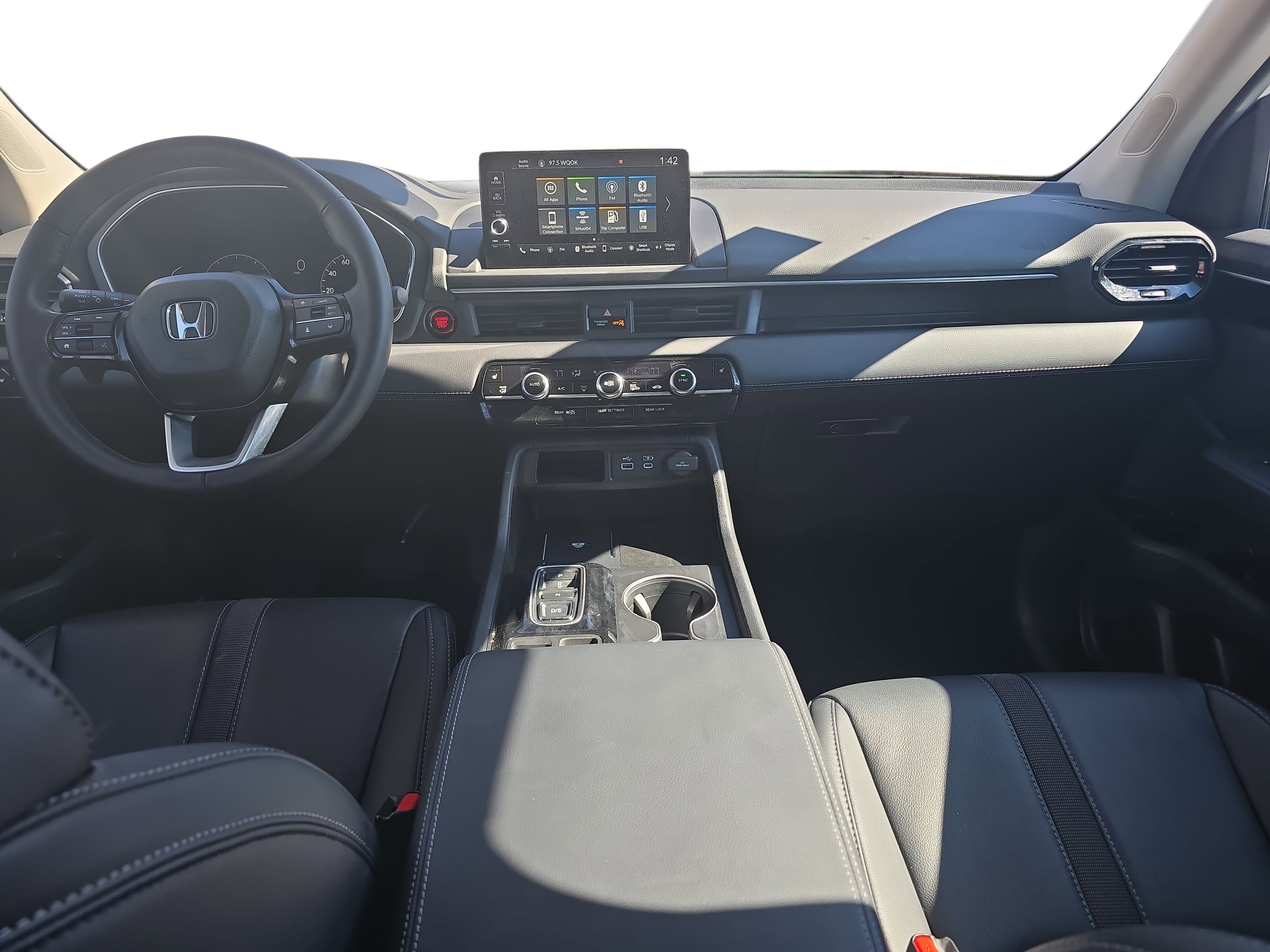 Used 2025 Honda Pilot EX-L image 9