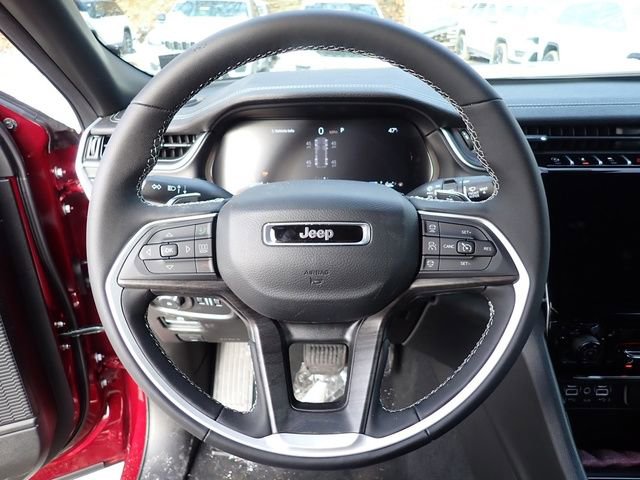 New 2025 Jeep Grand Cherokee Limited w/ Black Appearance Package image 18