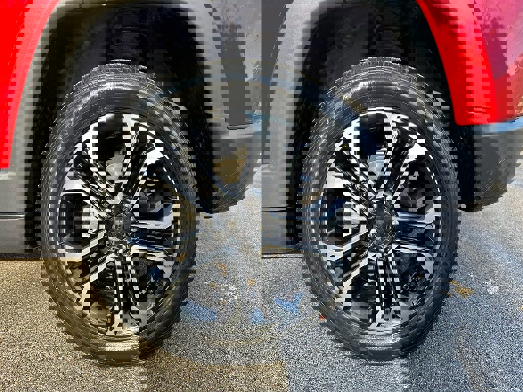 Used 2023 Jeep Compass Limited image 34