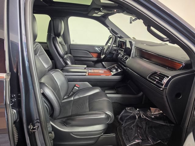 Certified 2021 Lincoln Navigator Reserve w/ Luxury Package AWD/4WD image 12