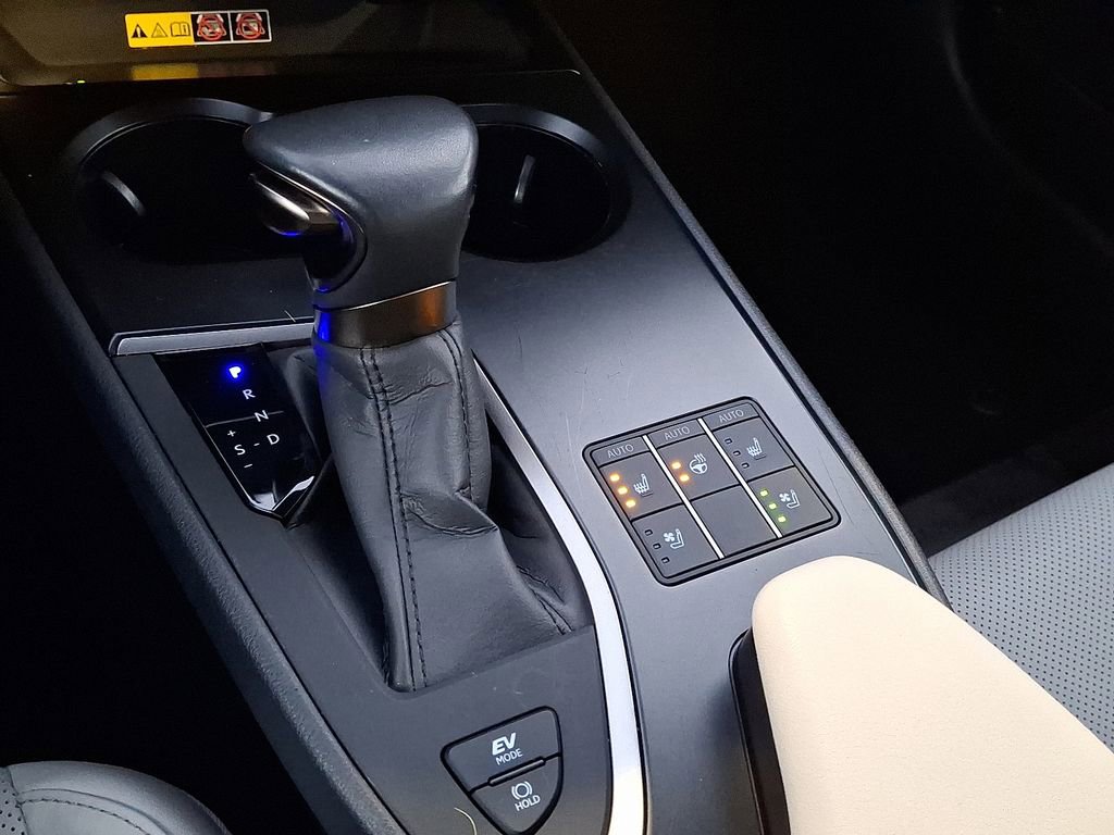 Used 2023 Lexus UX 250h F Sport image 16