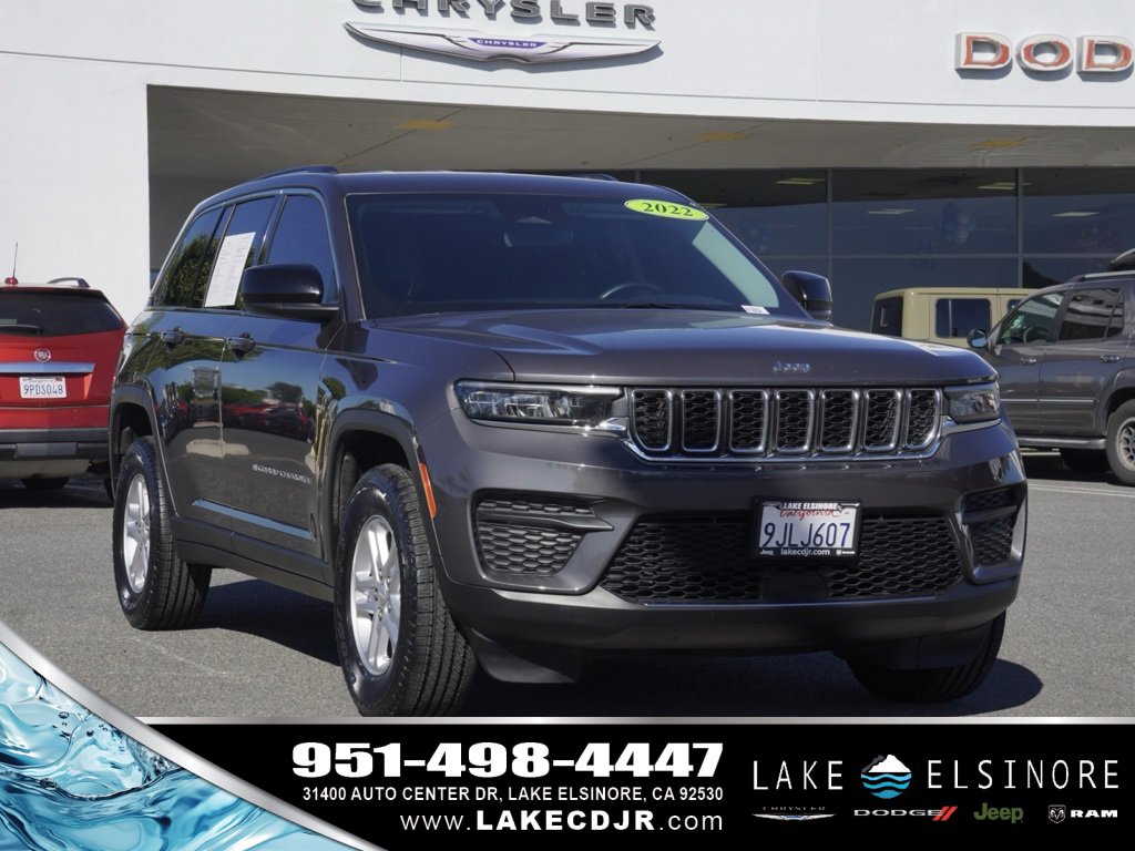 Certified 2022 Jeep Grand Cherokee Laredo w/ Luxury Tech Group I image 1