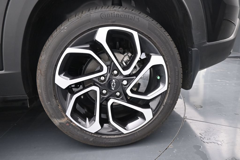 Used 2025 Chevrolet Trax RS w/ Driver Confidence Package FWD image 15
