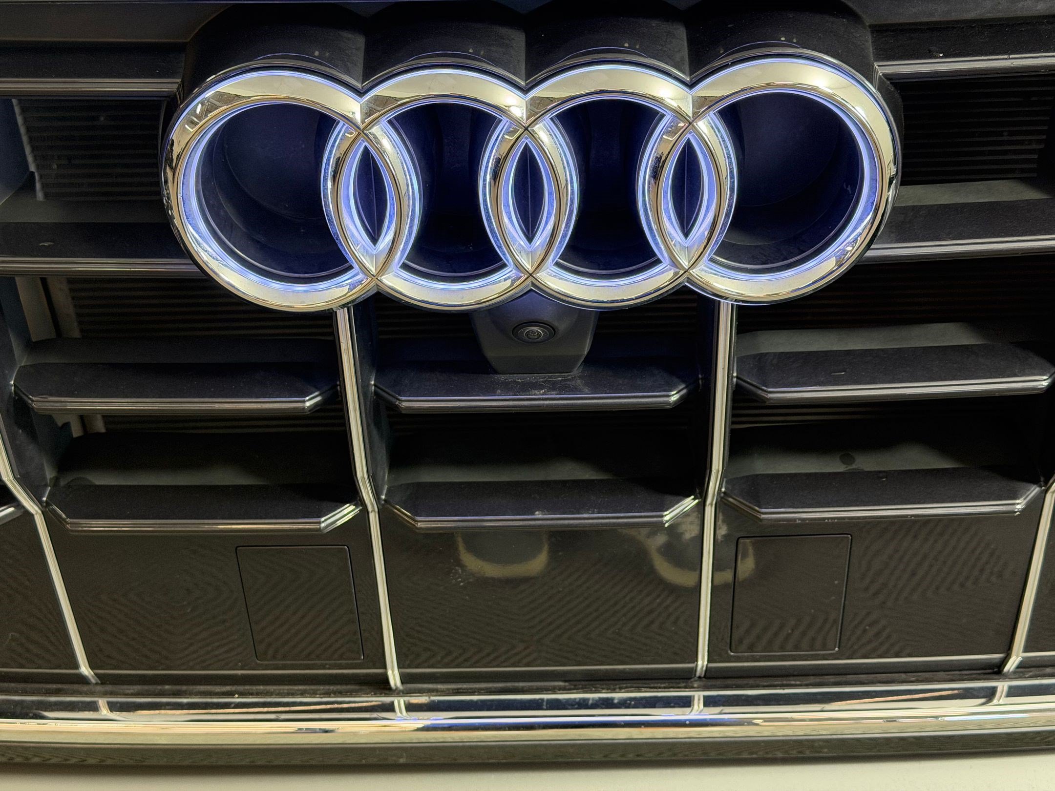 Used 2023 Audi Q8 Premium Plus w/ Premium Plus Package AWD/4WD image 28