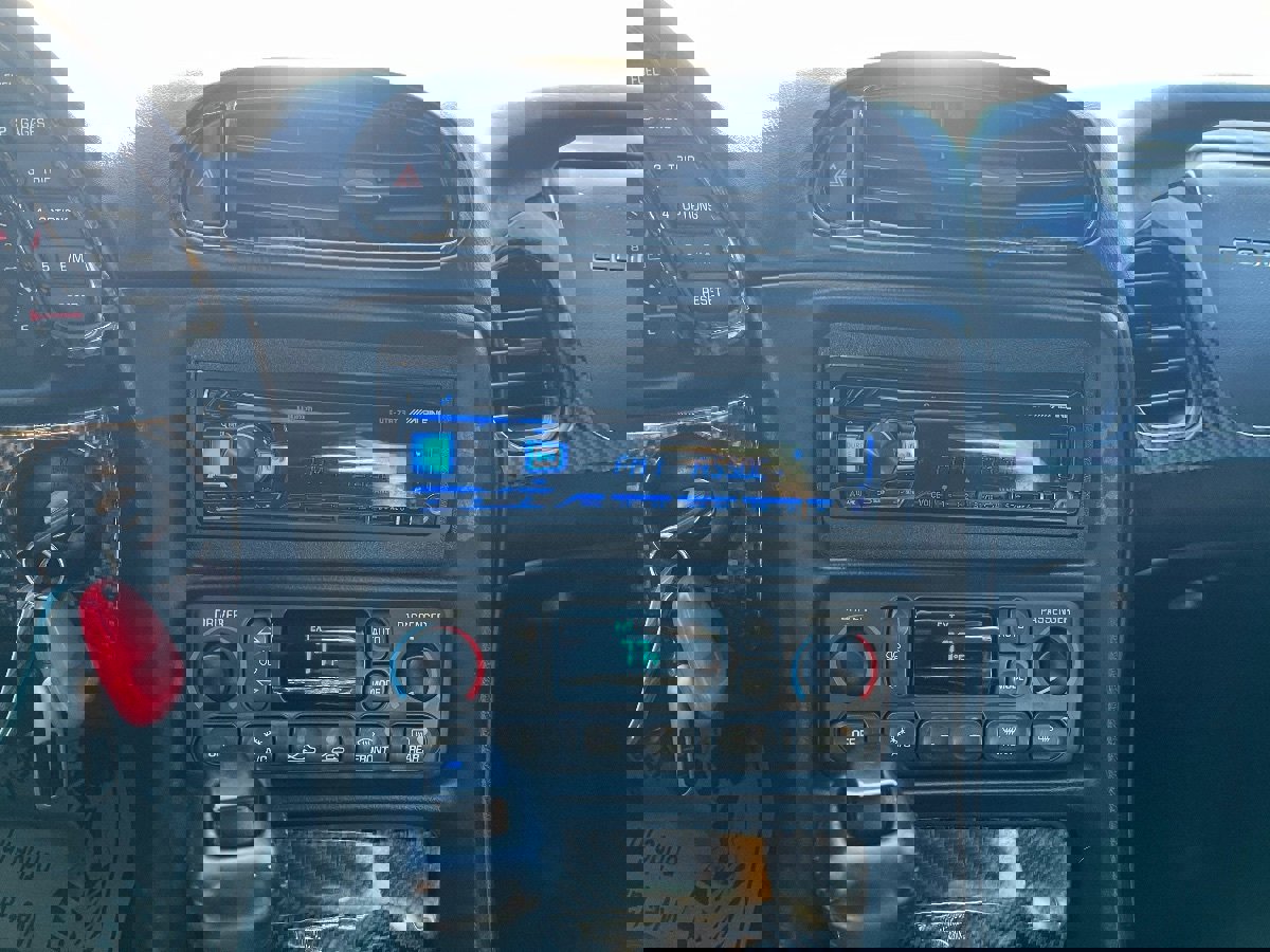 Used 2002 Chevrolet Corvette Convertible w/ Preferred Equipment Group2 RWD image 13