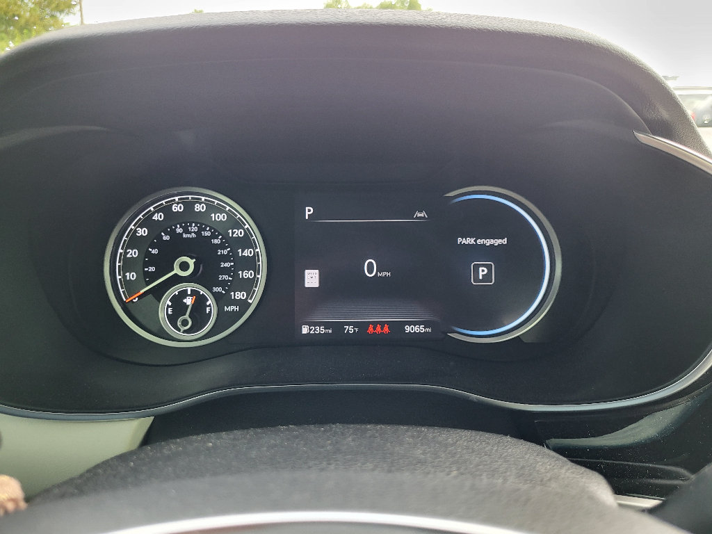 Used 2025 Genesis G70 2.5T AWD/4WD image 13