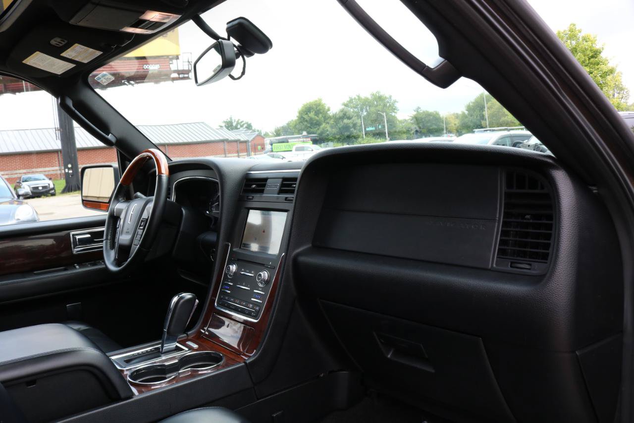 Used 2017 Lincoln Navigator Select AWD/4WD image 53