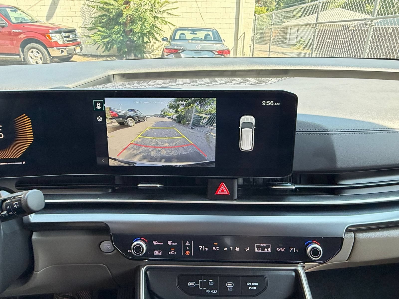 Used 2026 Kia Carnival FWD image 19