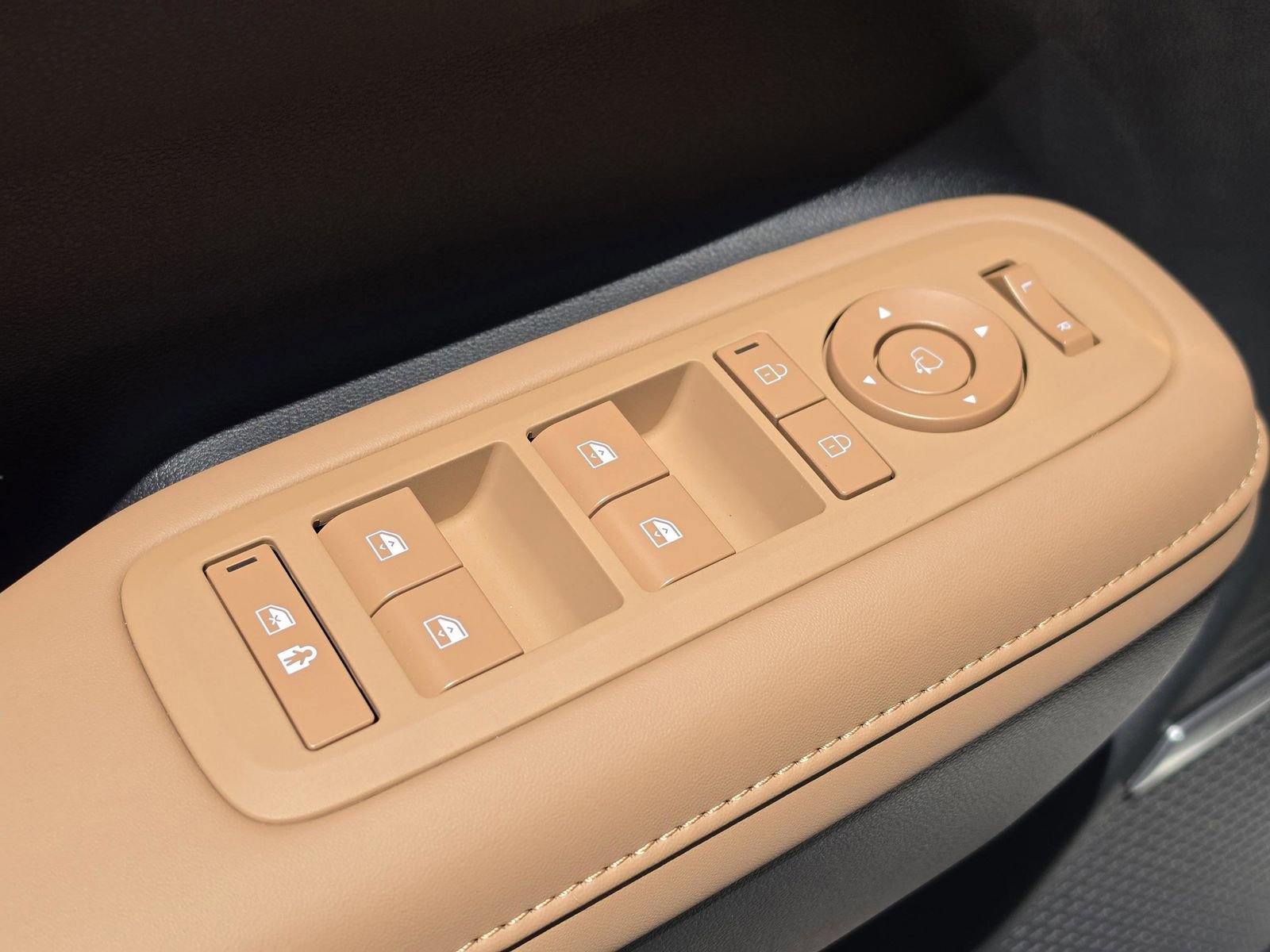 New 2026 Hyundai Santa Fe Calligraphy FWD image 22