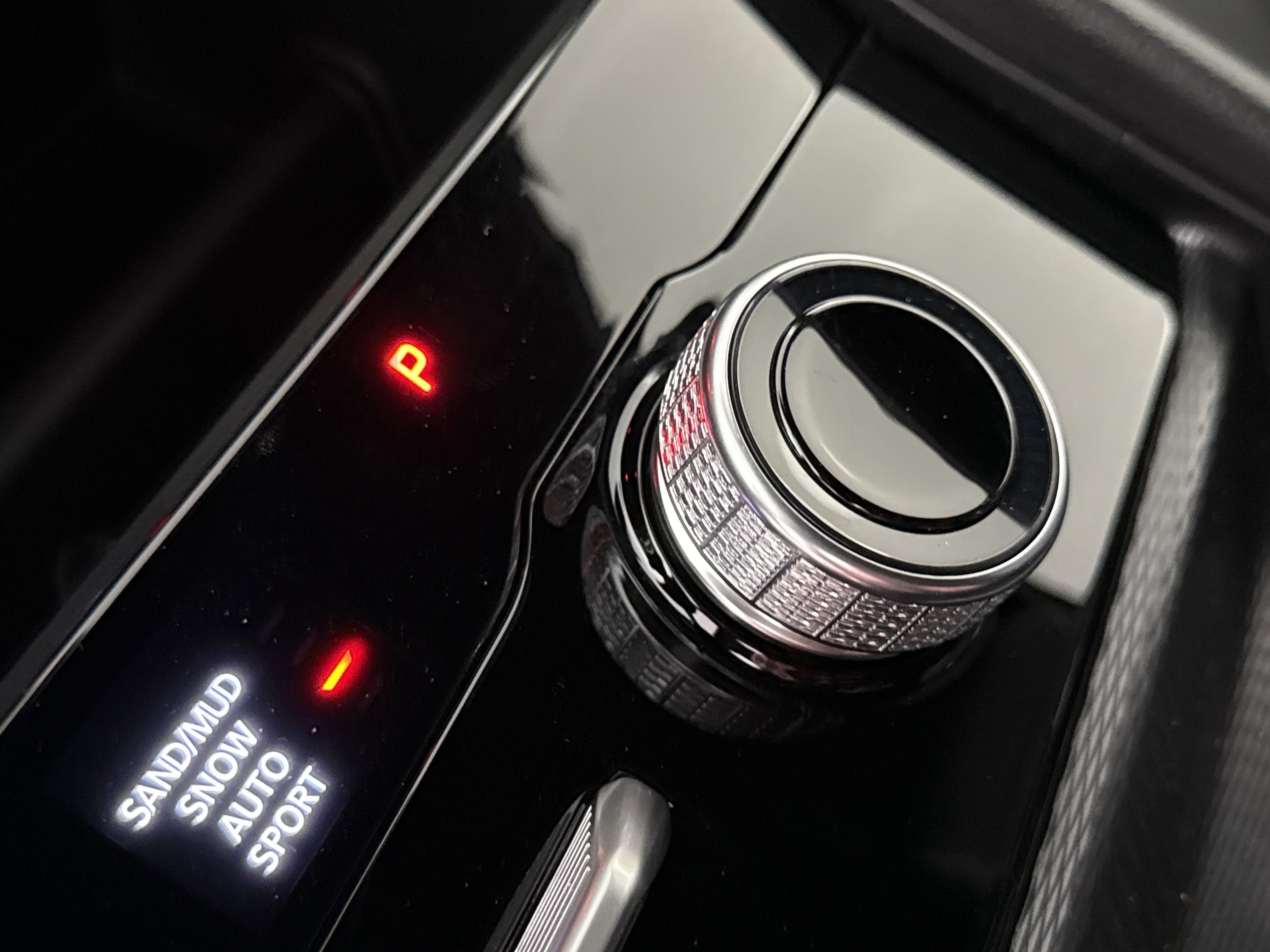 New 2025 Jeep Grand Cherokee Limited w/ Trailer Tow Package image 23