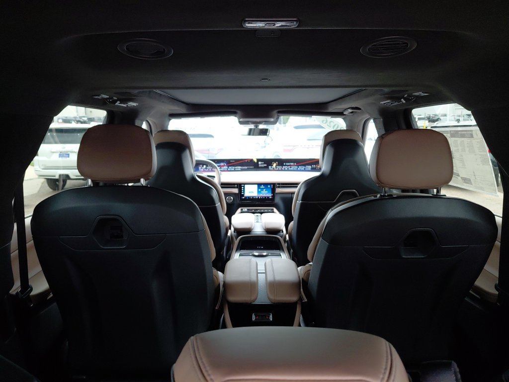 New 2026 Lincoln Navigator L Black Label AWD/4WD image 35