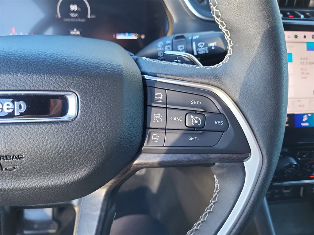 Used 2024 Jeep Grand Cherokee L Limited w/ Luxury Tech Group II image 15