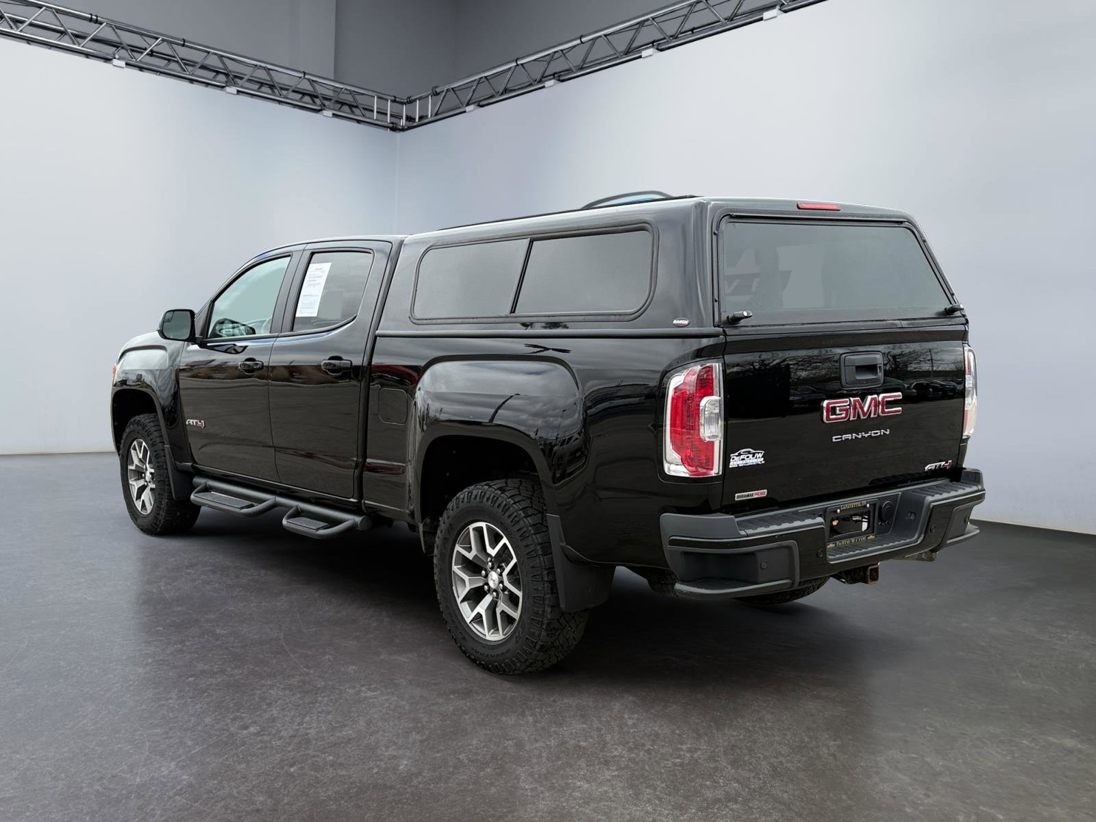 Used 2022 GMC Canyon AT4 image 5