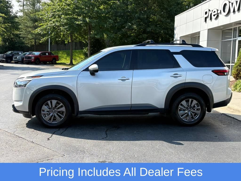 Used 2025 Nissan Pathfinder SV AWD/4WD image 5
