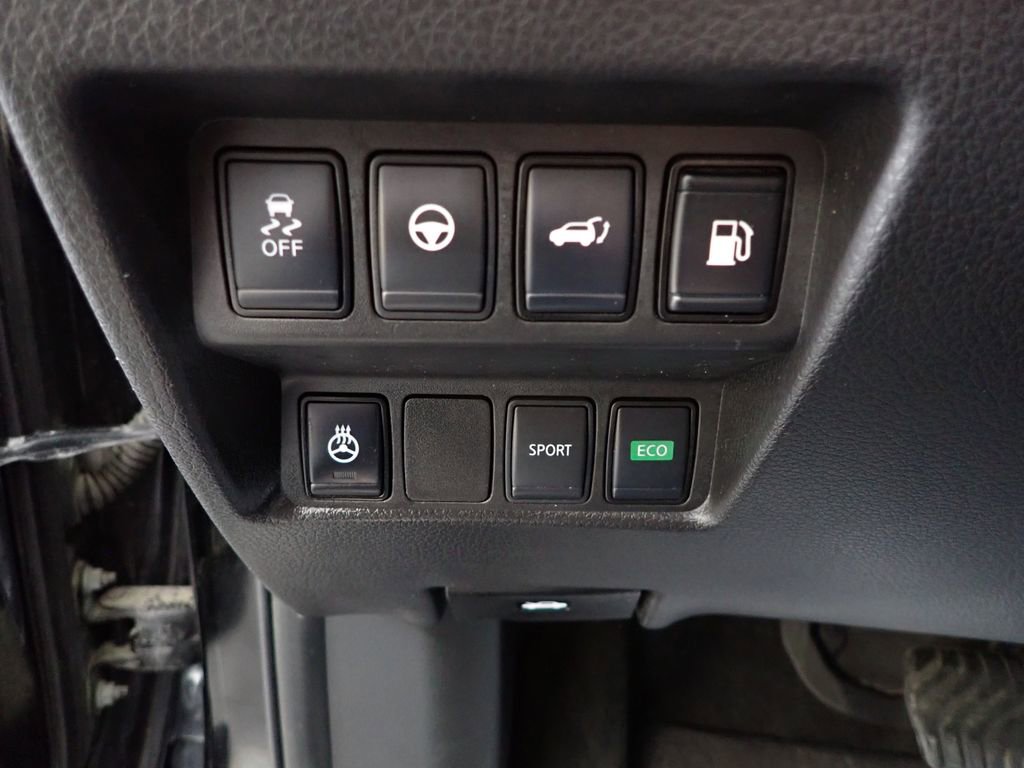 Used 2020 Nissan Rogue SV w/ Sun & Sound Touring Package image 27