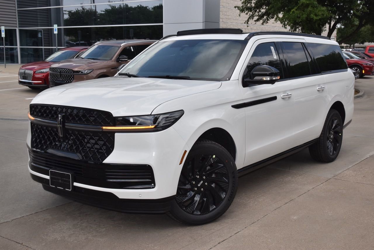 New 2026 Lincoln Navigator L Reserve w/ Jet Appearance Package AWD/4WD image 12