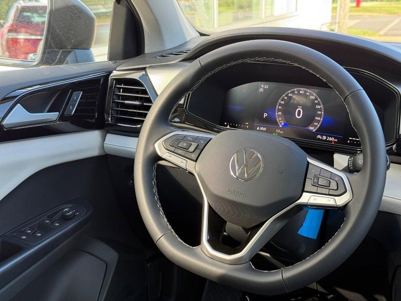 New 2025 Volkswagen Taos S image 9