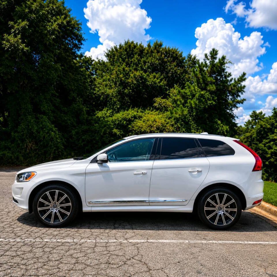 Used 2016 Volvo XC60 T6 AWD/4WD image 4