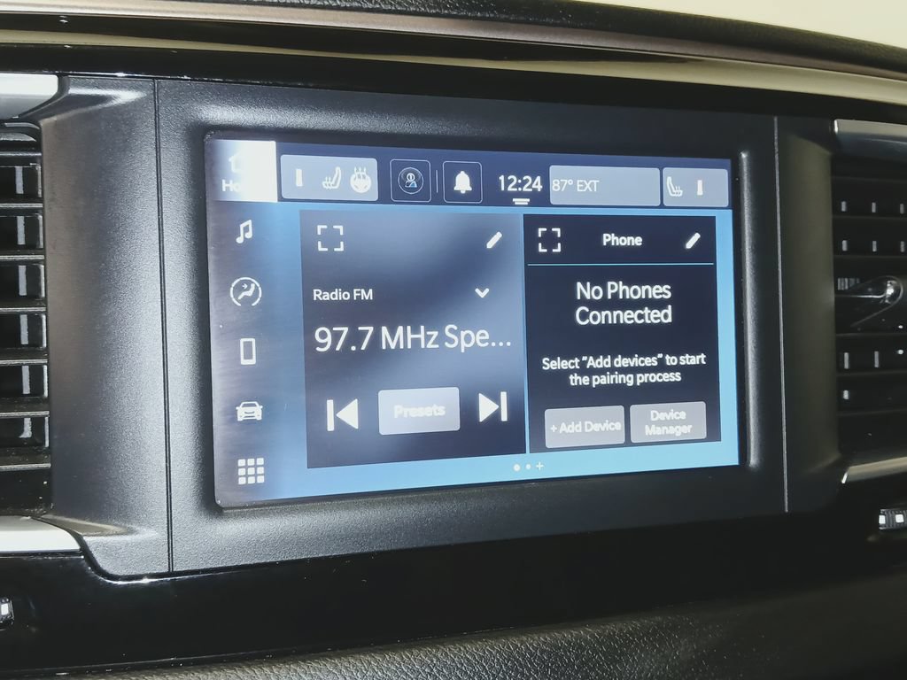 Used 2024 Chrysler Voyager LX FWD image 22