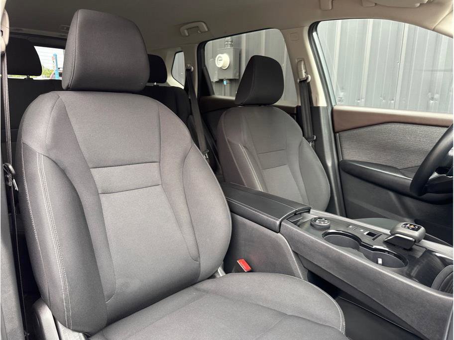 Used 2023 Nissan Rogue S image 21