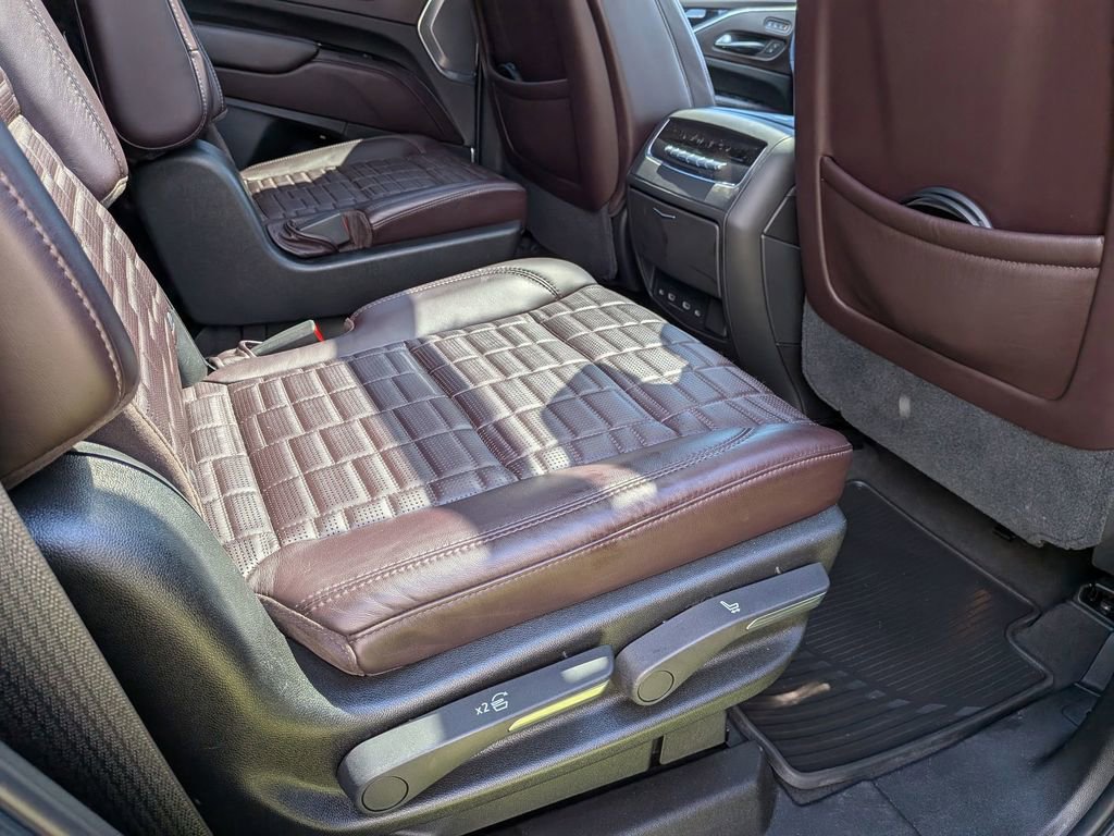 Used 2021 Cadillac Escalade Premium Luxury Platinum AWD/4WD image 23