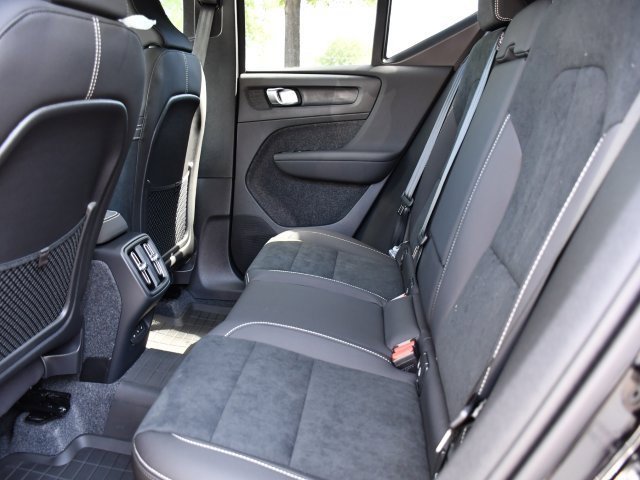 New 2026 Volvo XC40 B5 Ultra w/ Protection Package Premier image 18