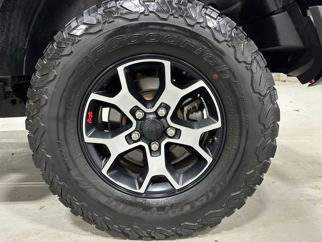 Used 2021 Jeep Wrangler Unlimited Rubicon w/ Cold Weather Group AWD/4WD image 25