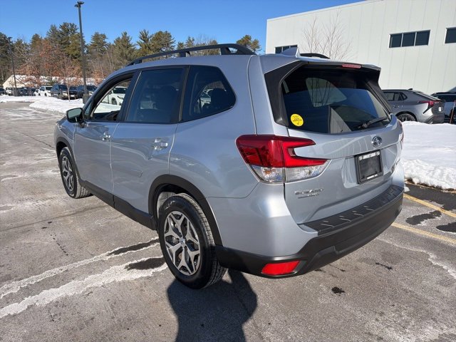 Used 2023 Subaru Forester Premium image 7