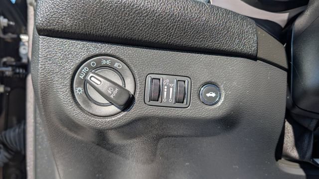 Used 2022 Dodge Challenger SXT w/ Driver Convenience Group AWD/4WD image 5
