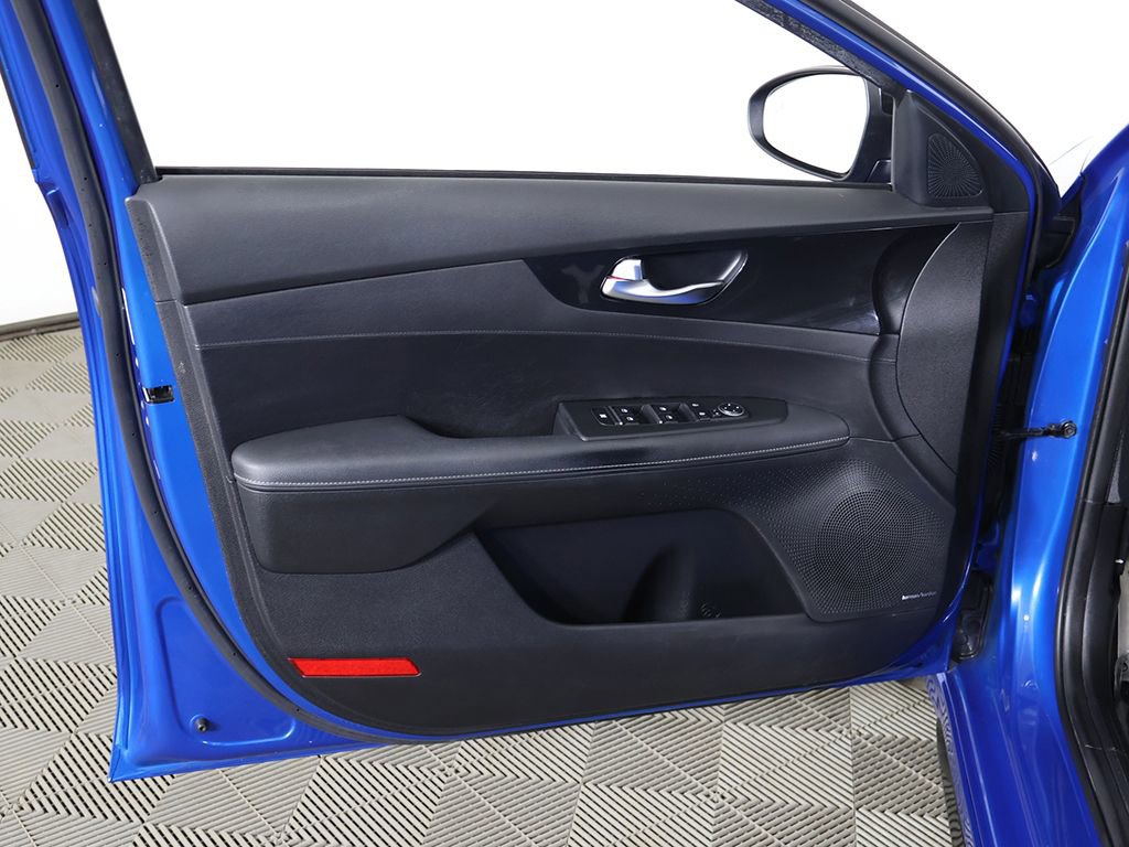 Used 2023 Kia Forte GT-Line w/ GT-Line Premium Package image 23