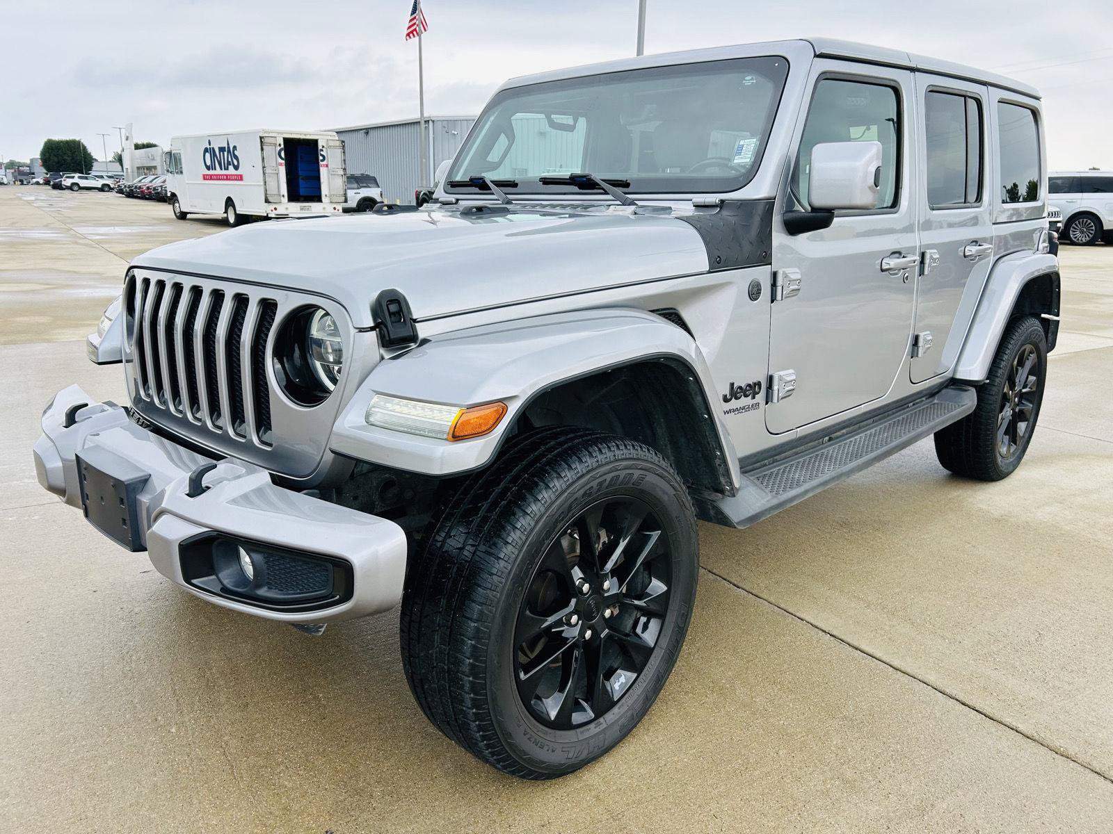 Used 2021 Jeep Wrangler Unlimited Sahara AWD/4WD image 32